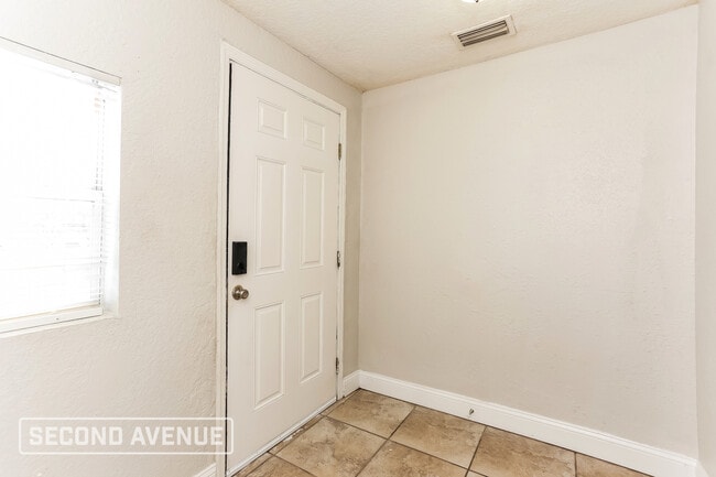 Photo - 2121 Broadway Ave