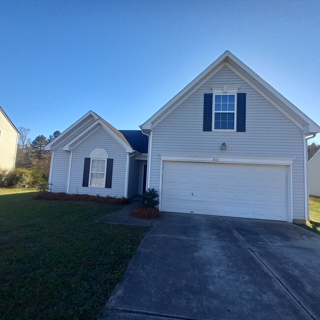 Ranch home with bonus room 4th bedroom above garage - 1031 Rocky Meadows Ln House