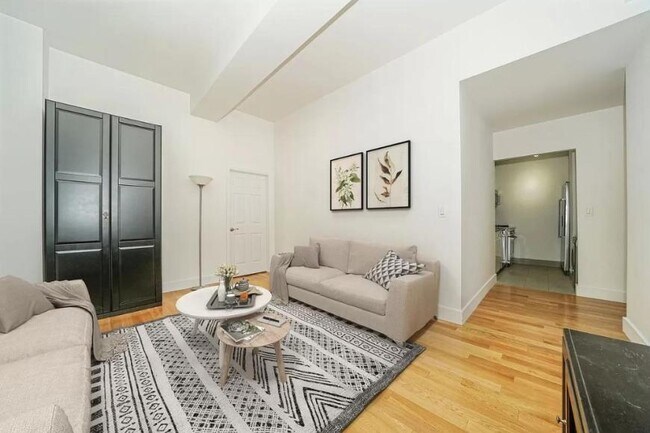 Building Photo - 4 bedroom in NEW YORK NY 10038 Unit 606 Rental