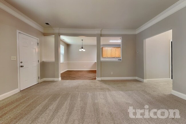 34 Crescent Woode Dr