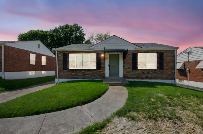 Building Photo - 7821 Morganford Rd Rental
