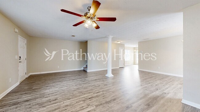 Photo - 808 Winsap Dr