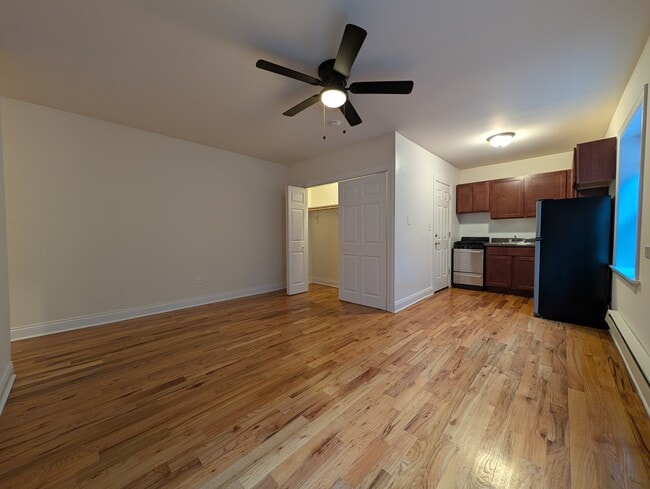 Photo - 813 W Cornelia Ave