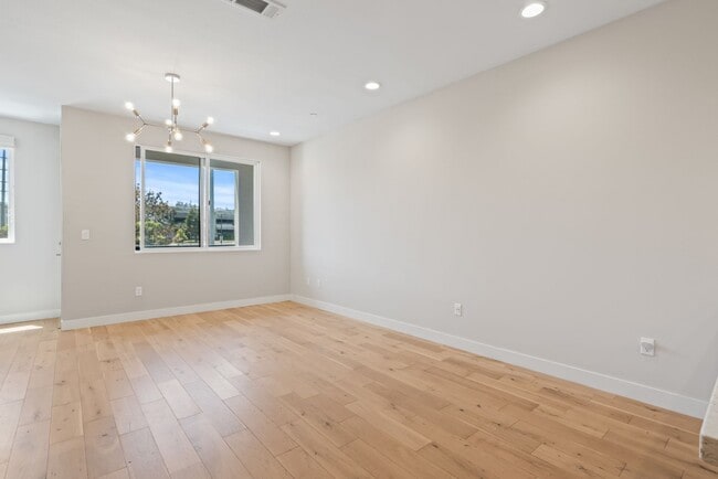 1266 Mission Rd