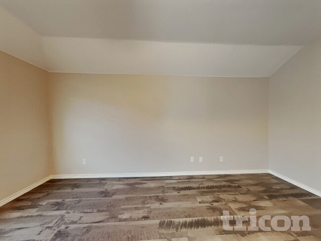 Photo - 657 Bassett Hall Rd