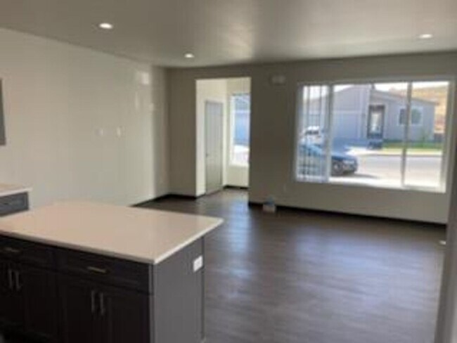1007 Greenfield Dr Unit 1007 Greenfield Drive