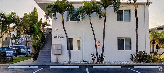 Building Photo - 711 NE 2nd Ave Unit 203 Rental