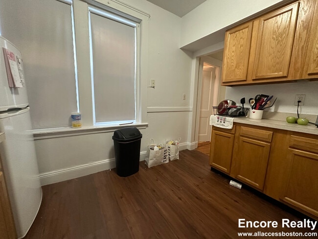 Photo - 127 Sutherland Rd Unit L