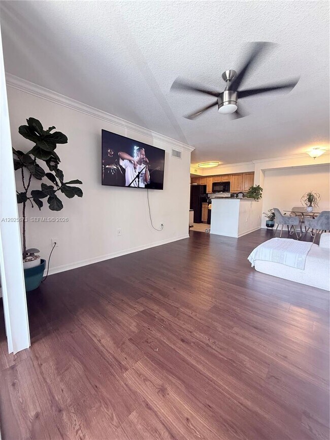 Photo - 15065 Michelangelo Blvd Unidad 105