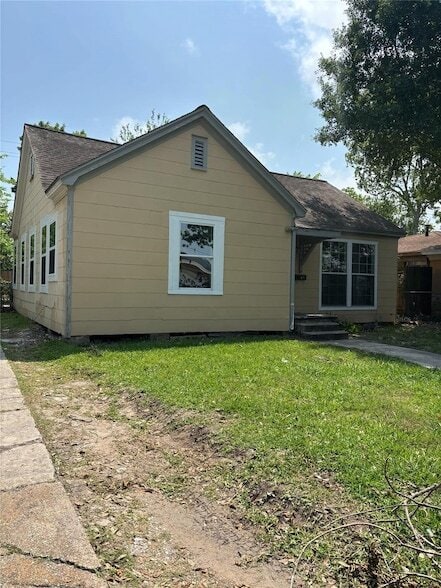 Building Photo - 109 Schilling Ave