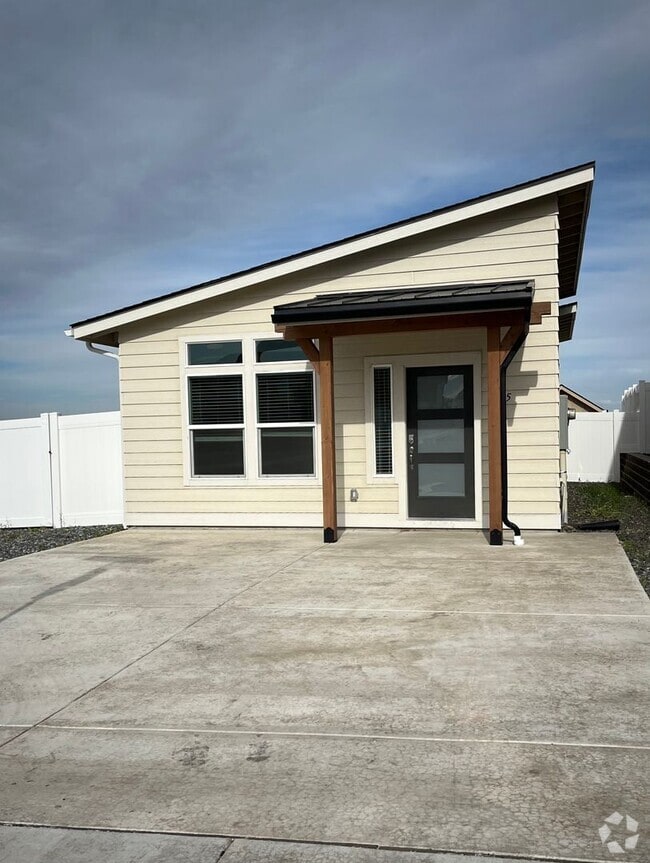Building Photo - Single Level Home in New SunRidge Community