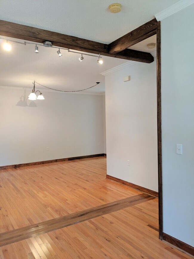 Photo - ONE BEDROOM RENTAL! **ALL UTILITES INCLUDED**