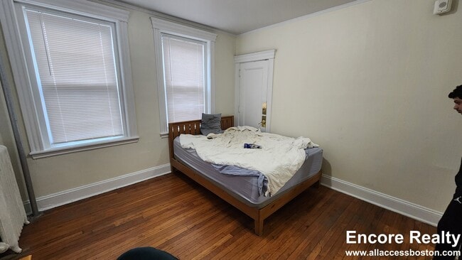Photo - 352 Riverway Unidad 11