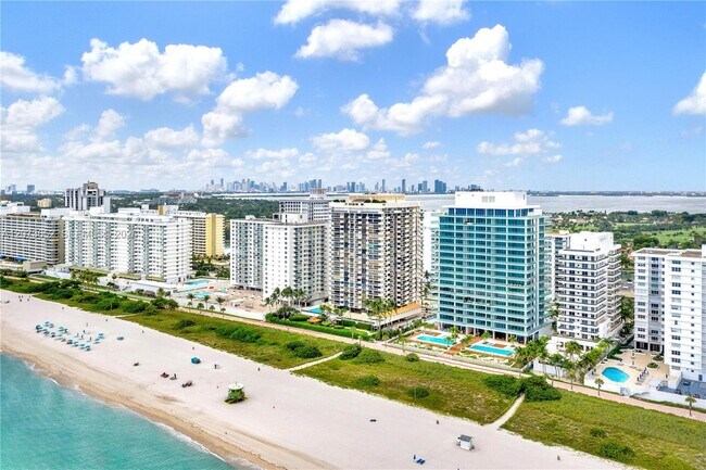 Building Photo - 5757 Collins Ave Unit 507