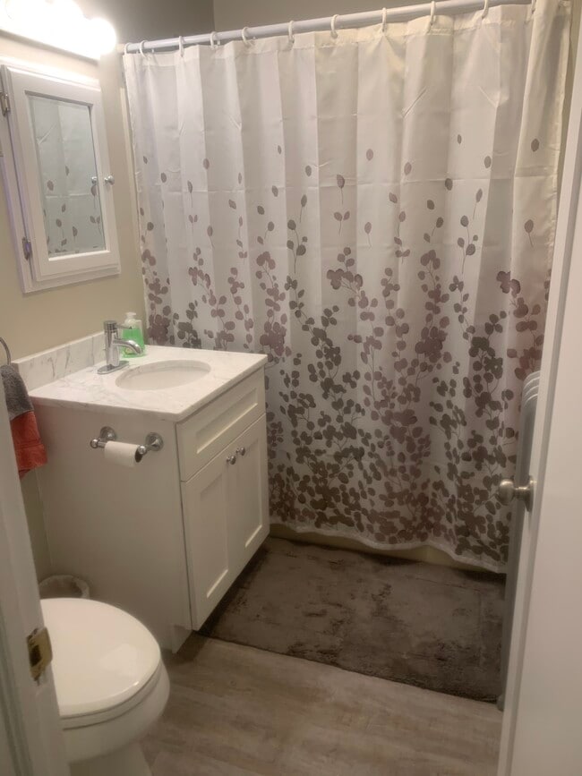 Photo - 31 Snowling Rd Unit Two