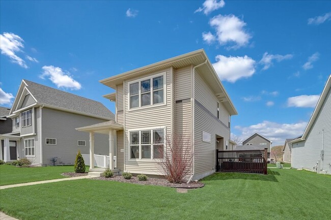 Photo - 514 Pluto St