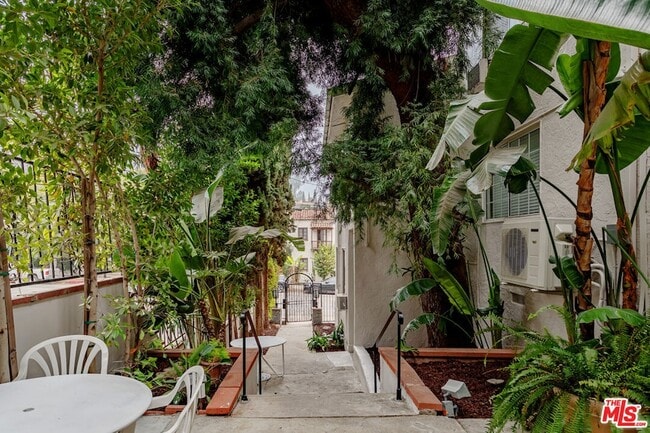 Photo - 2401 Beachwood Dr