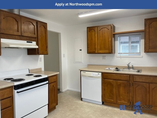 Photo - Recently Renovated 2 Bedroom 1 Bathroom Upstairs Apartment