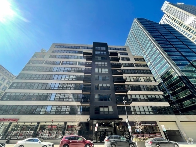 Building Photo - 130 S Canal St Unit 611 Rental