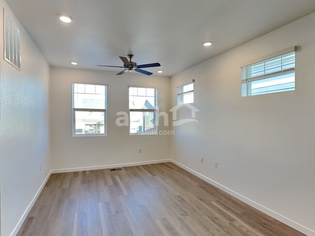 Photo - 26145 E Calhoun Pl