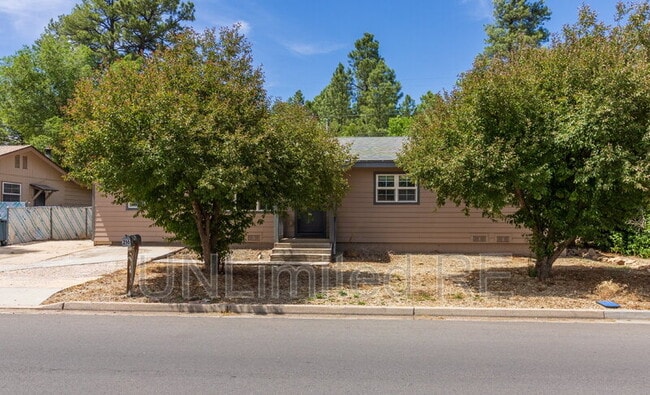 Photo - 216 E Zuni Dr