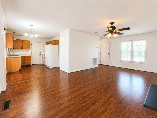 Photo - 1050 Roundabout Rd