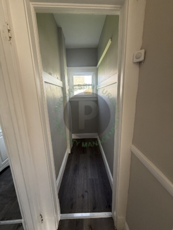 Photo - 10303 Sophia Ave