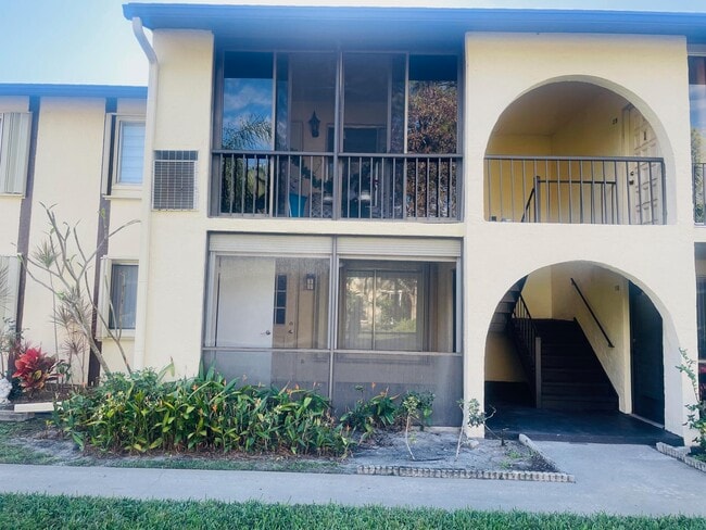 Building Photo - 3561 Pine Needle Dr Unit C-1