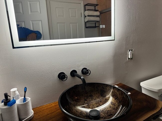 Photo - 1913 Newhaven Dr