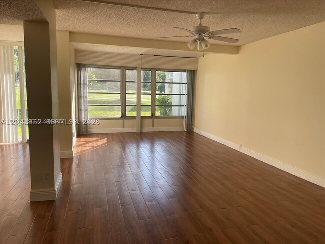 Photo - 9401 Evergreen Pl