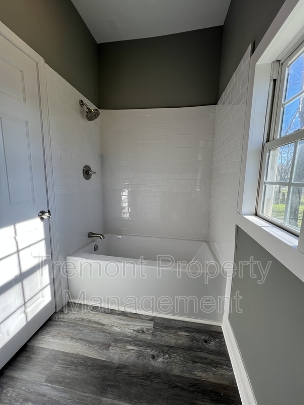 Photo - 1218 E 35th St