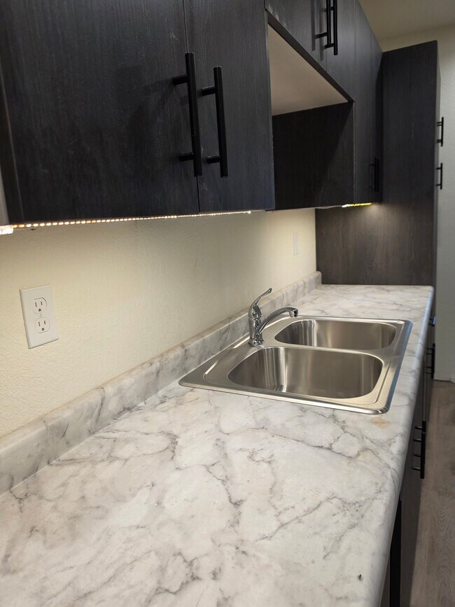 1219 12th St Unit 202
