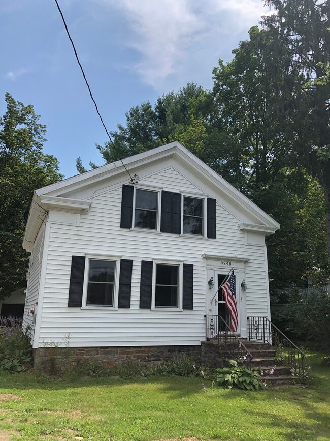 Building Photo - 9246 Main St Rental