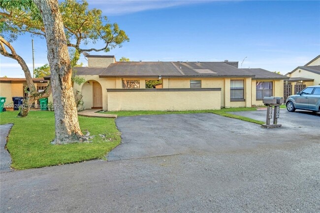 Building Photo - 12704 SW 71st Terrace