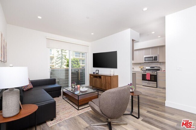 Photo - 2321 Fox Hills Dr Unidad 302