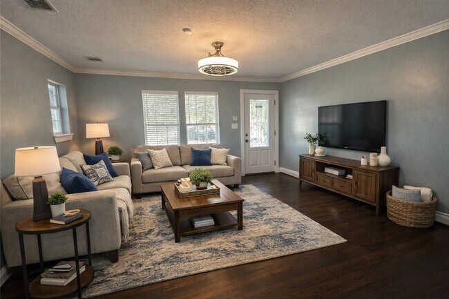 Photo - 4924 Polk St