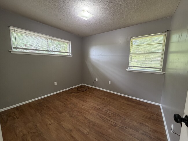 Photo - 2950 Hillcrest Dr