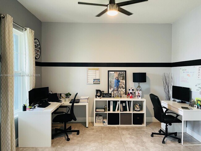 Photo - 7254 Desert Mandarin St