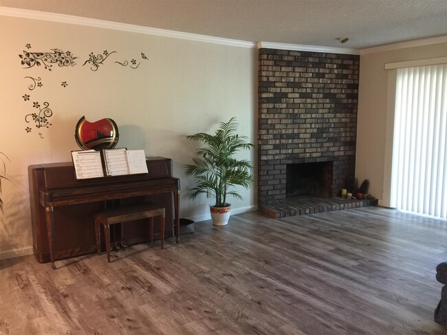 Photo - 6965 Amberwick Way