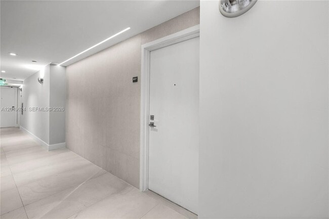Photo - 2457 Collins Ave Unit 307