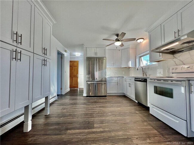 Photo - 826 Oldfield Road Unit 2nd Fl+3rd Fl