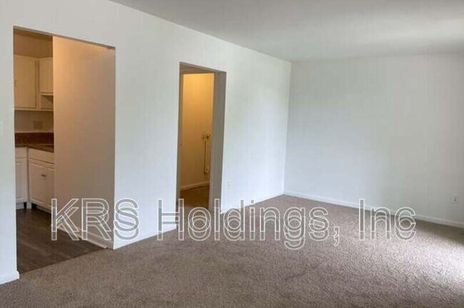 Photo - 416 S West St Unit Apt 8