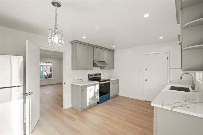 Update Kitchen - 480 California St Unit 4