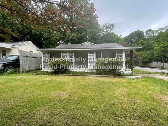 Building Photo - 2 bedroom Home near U of M