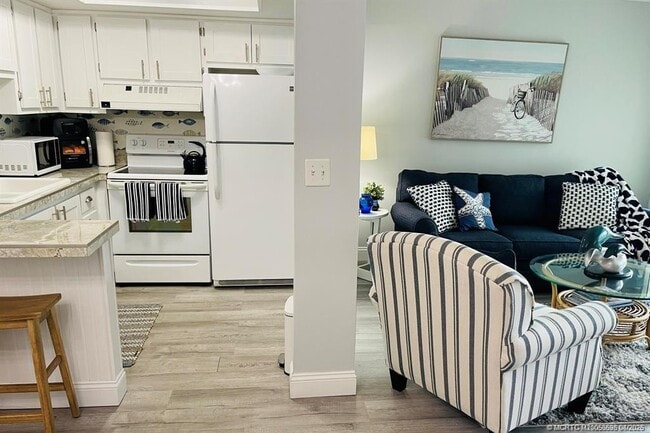 Photo - 2929 SE Ocean Blvd Unidad J8