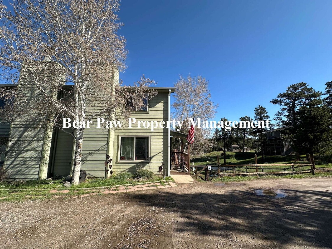 "Charming Evergreen Duplex on Conifer Road!" - "Charming Evergreen Duplex on Conifer Road!"