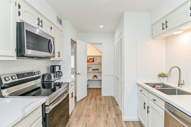 Photo - 5791 Maple Hill Dr