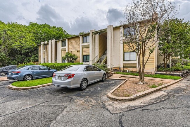 Photo - 9100 Mountain Ridge Dr Unit 106