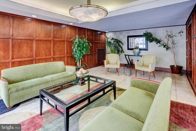 922 24th St NW Unidad 206