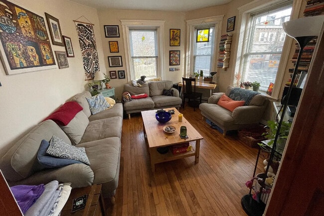Building Photo - 274 Brookline St Unit 1L